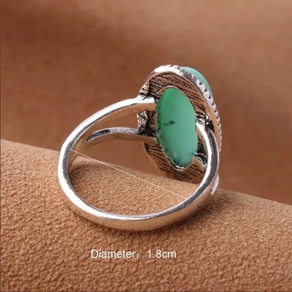 Boho Oval Antiqued Silver Ring - Picture 5 of 6